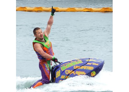 プロフリースタイル吉田好実選手　USJの水上スタントショーに出演