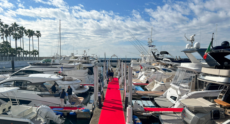 RIVIERA Premium SHOWCASE